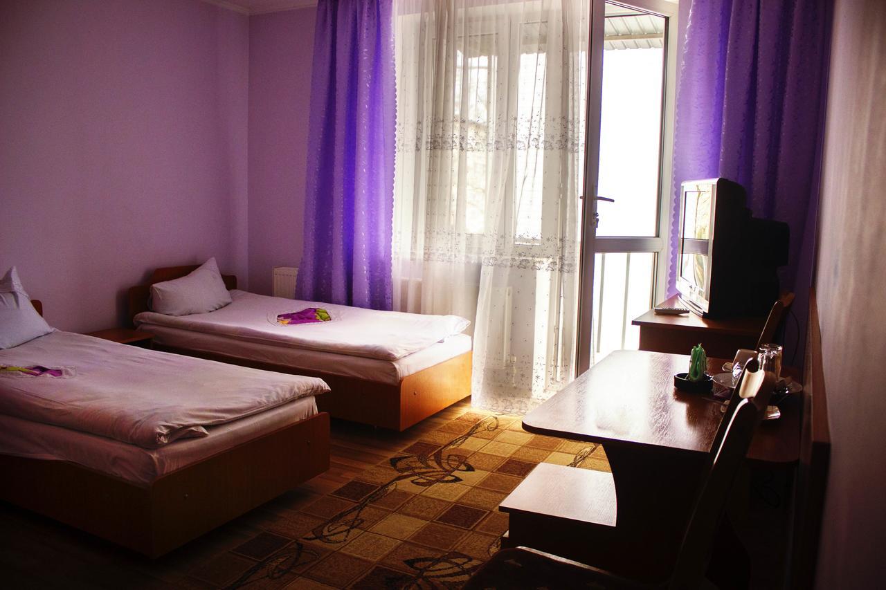 Hotel Confort Drochia エクステリア 写真