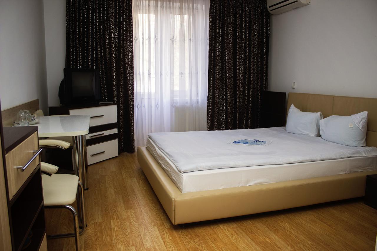 Hotel Confort Drochia エクステリア 写真