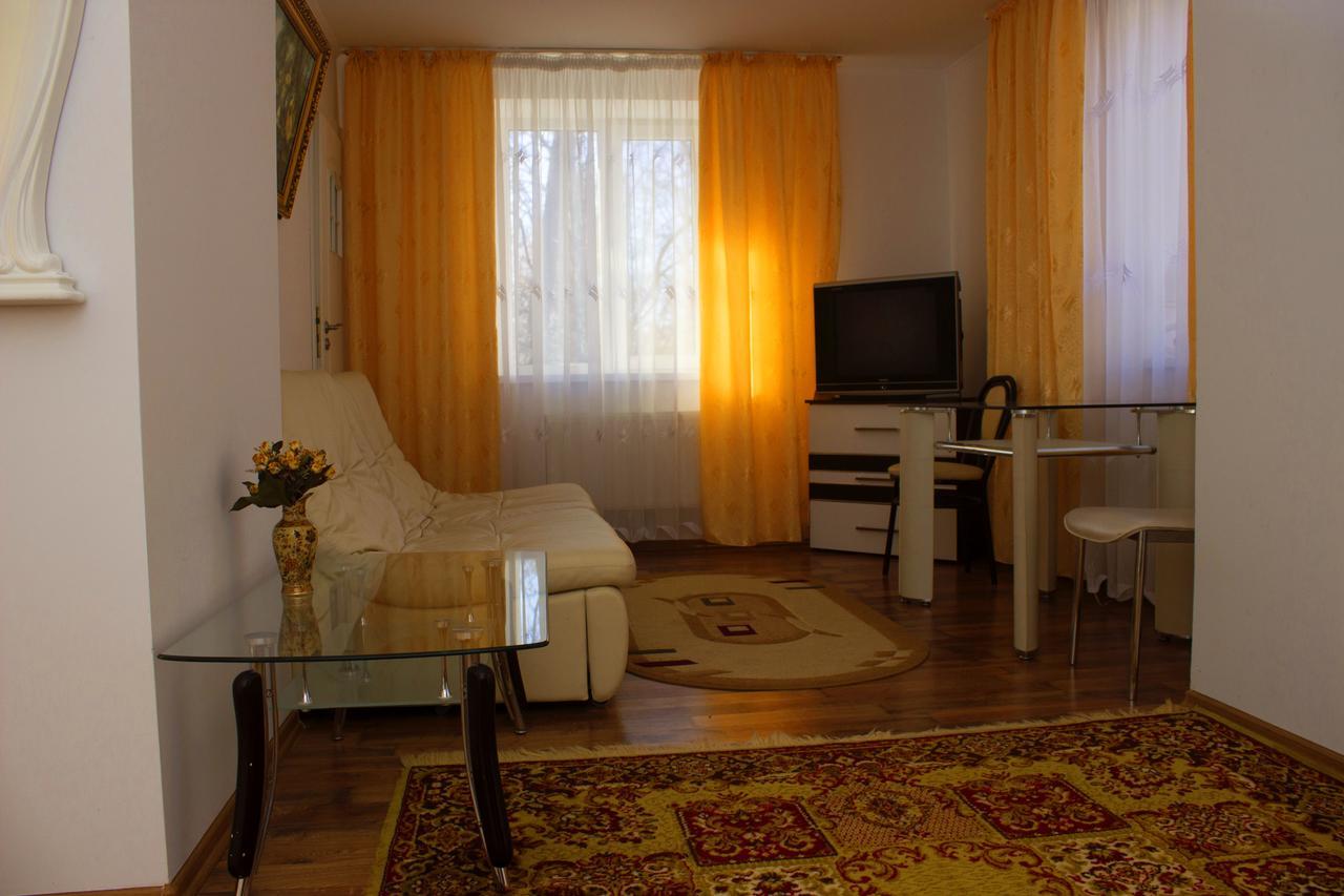 Hotel Confort Drochia エクステリア 写真