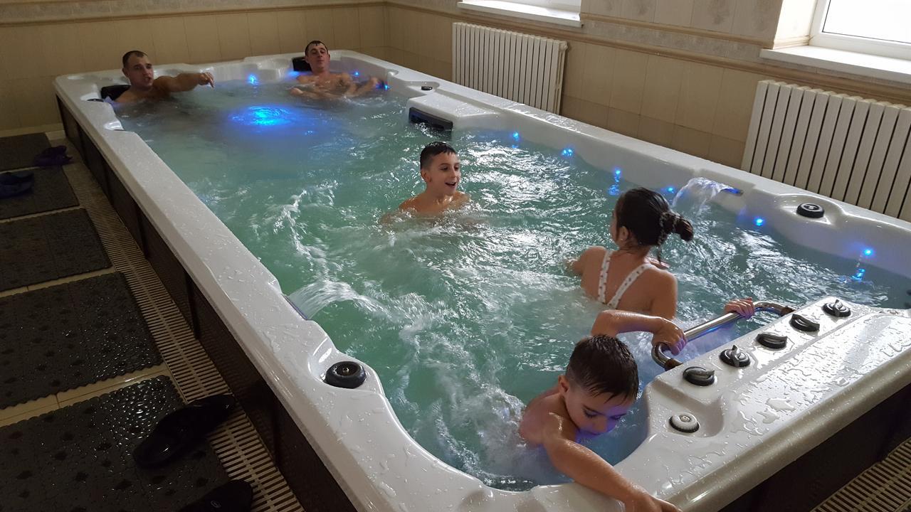 Hotel Confort Drochia エクステリア 写真