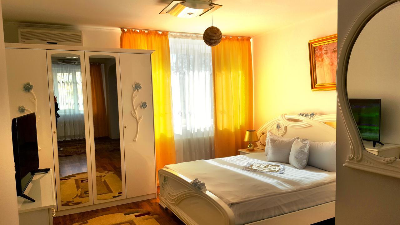 Hotel Confort Drochia エクステリア 写真
