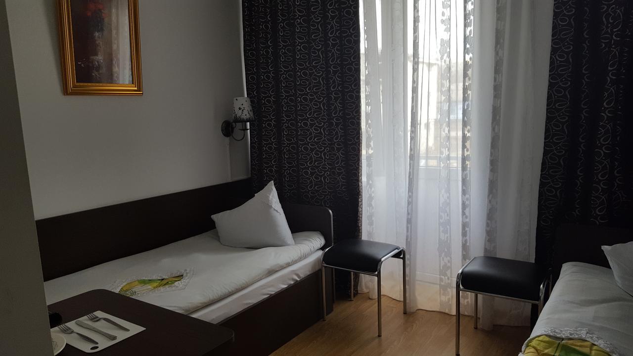 Hotel Confort Drochia エクステリア 写真