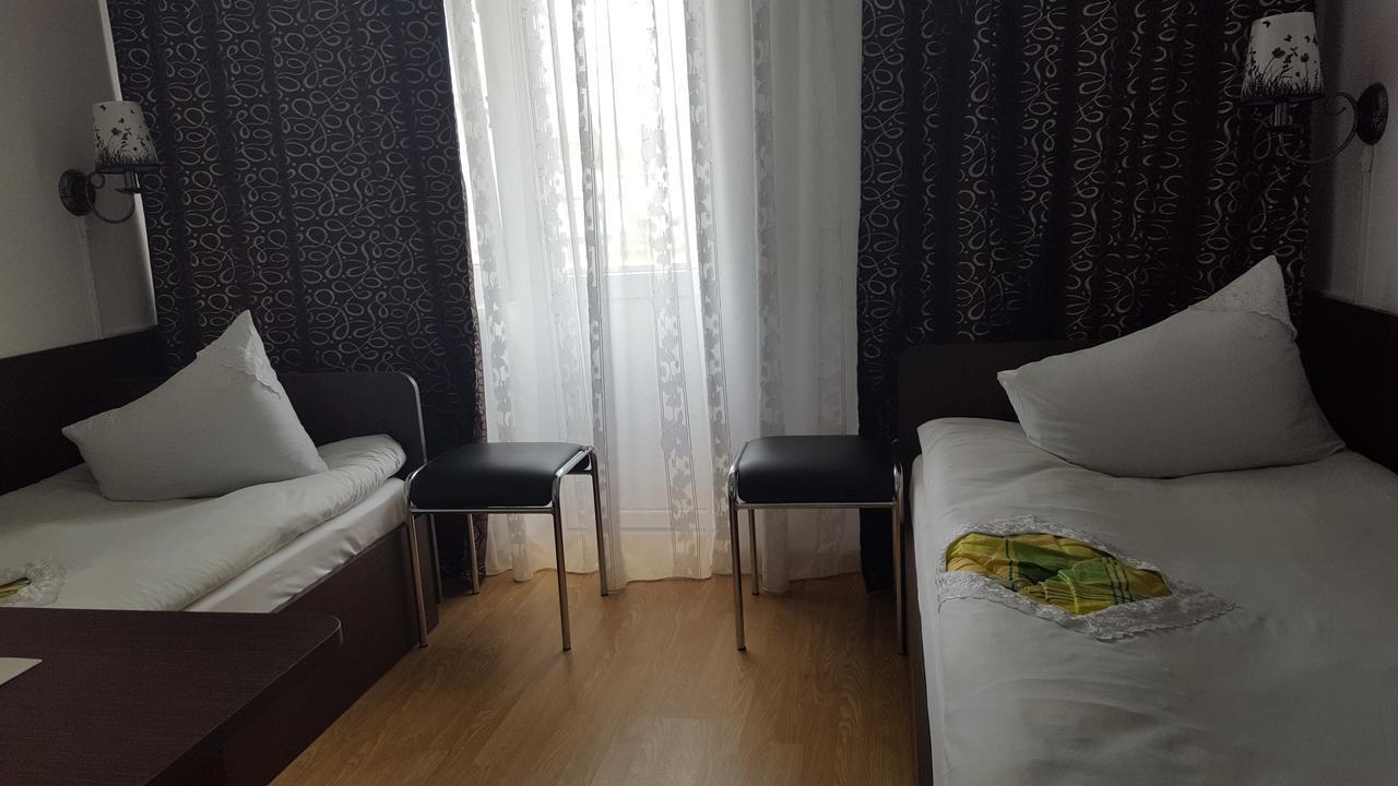 Hotel Confort Drochia エクステリア 写真