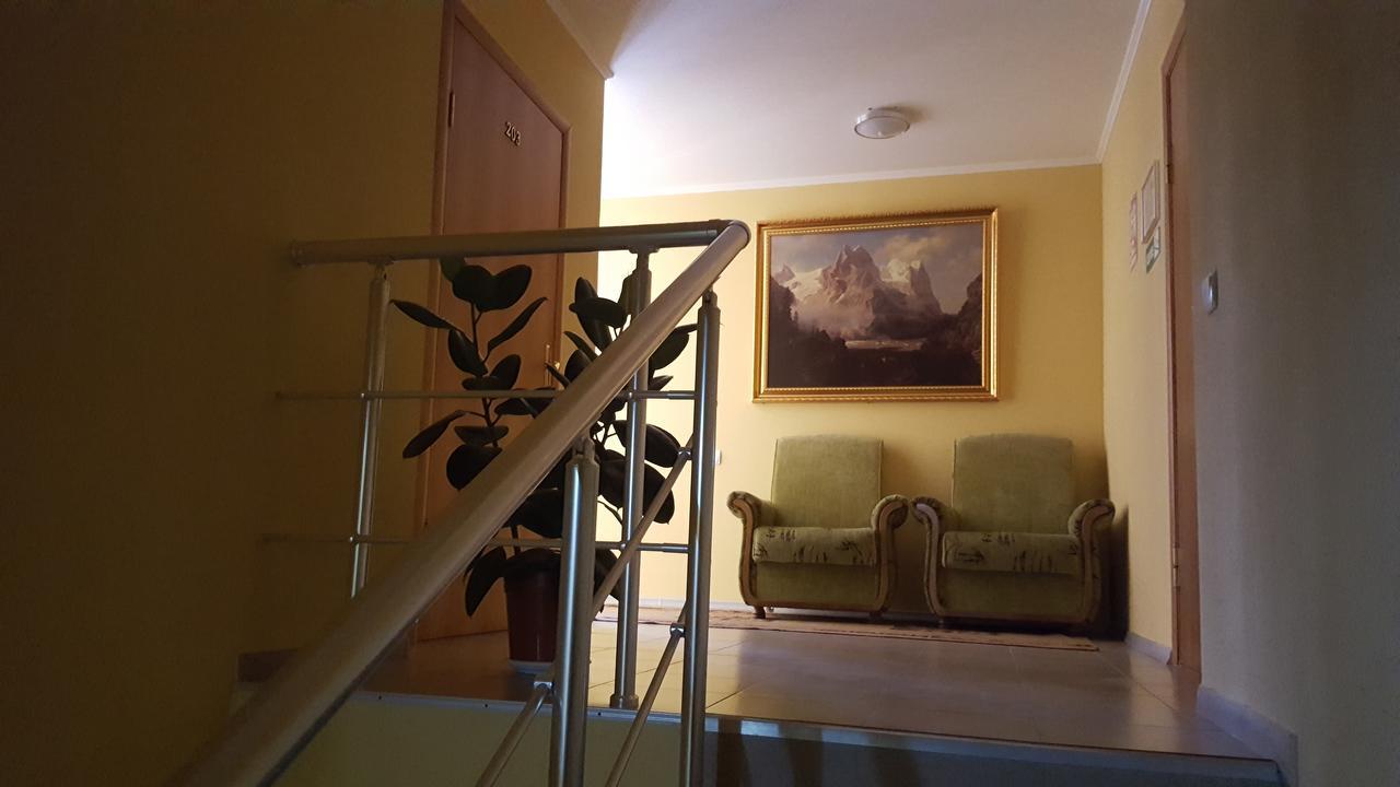 Hotel Confort Drochia エクステリア 写真
