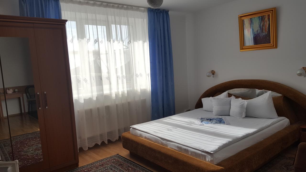 Hotel Confort Drochia エクステリア 写真